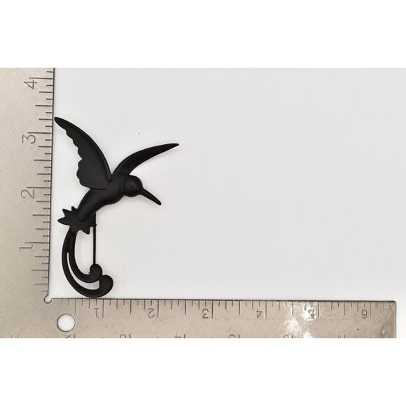 JJ Vintage Hummingbird Pin Brooch Matte Black Bird Chunky Signed 1980s BinAL - Picture 12 of 12